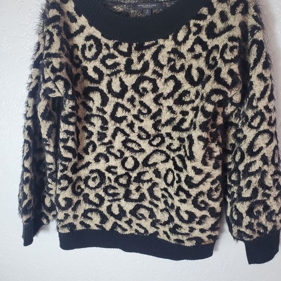 Andrew Marc New York Leopard Print Crewneck Stretchy Women's Sweater Size Medium - Picture 5 of 7